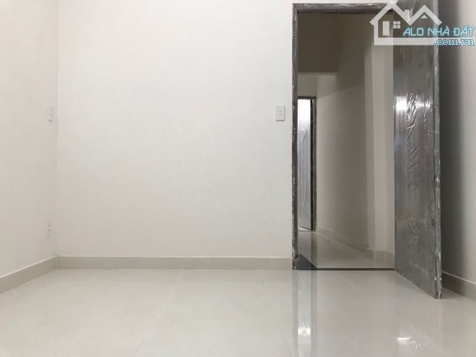 GÒ VẤP NHỈNH 3 TỶ, DT 45M2 2TẦNG 2PN, HẺM 3G SÁT CHỖ ĐẬU XE HƠI, SỔ ĐẸP. - 1