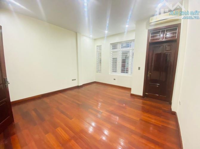 Nhà phân lô 52m2 ngay gần hồ điều hòa, trung tâm Đống Đa, vừa ở vừa kinh doanh nhỉnh 19 tỷ - 12