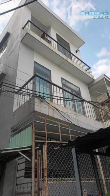 nhà 3 tầng đường Duy Tân quận Hải Châu Đà Nẵng, gần sát đường, giá chỉ 2ty950 - 2