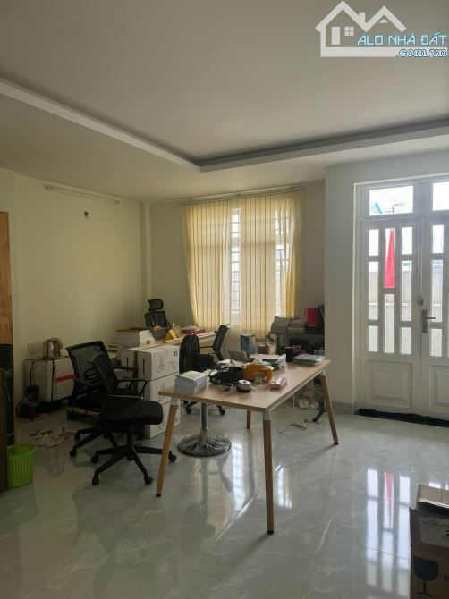 BÁN NHÀ NGUYỄN TƯ GIẢN, 4x15, 3 Tầng, Ô Tô đậu cửa Cạnh Emart 2 Giá Nhỉnh 4 tỷ 8 ( TL) - 2