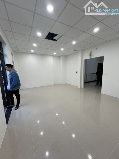 Cho thuê văn phòng dự án Him Lam Vạn Phúc, 90 m2/tầng gồm 2 phòng làm việc - 3