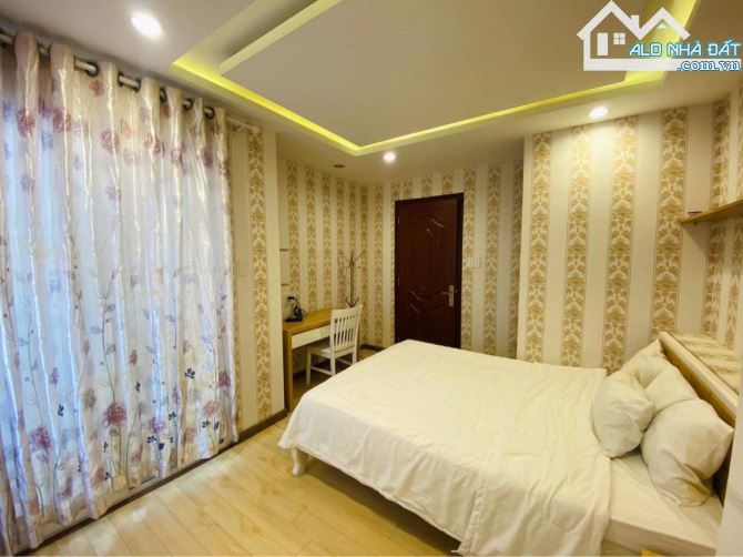 Bán nhà Khu Sân Bay,Phú Nhuận DT:80m2 3tỷ5 hẻm ô tô 6m có sổ sẵn đang cho thuê 8tr/th - 5