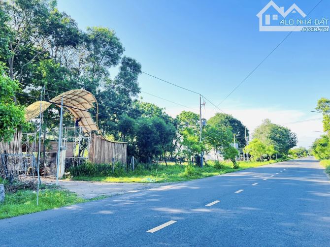 TRỤC CHÍNH UỶ BAN XÃ LONG MỸ-ĐẤT ĐỎ-BRVT - CÁCH BIỂN 3KM