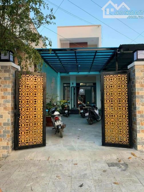 Cần bán Nhà 1 trệt 1 lầu Bình chánh , 85m2 - Giá 810triệu