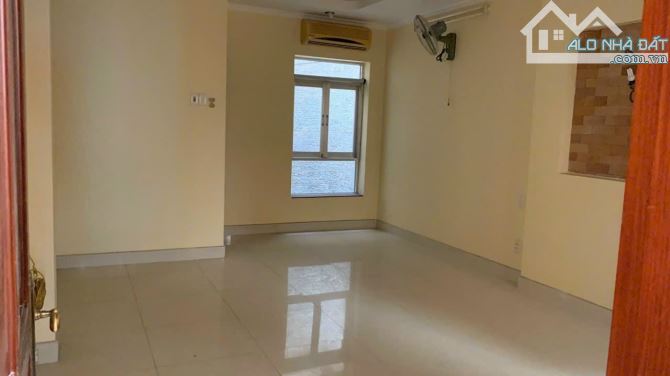 Bán nhà  KHU D2 Bình Thạnh nhà  3 lầu 4 PN nhà vuông vằng giá chỉ 6.3 tỷ