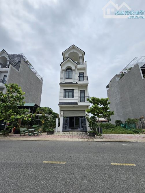 Bán nhà đẹp 1T3L 5x19m hoàn công Đường D1 Phú Hồng Thịnh 9 p. Bình An