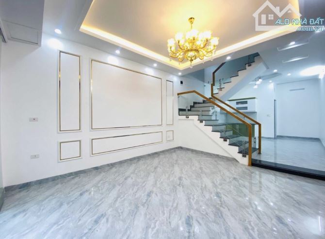 Cần bán nhà mới, XÂY ĐỘC LẬP, OTO đỗ cửa diện tích 65m2 * 4 tầng tại phố Thiên Lôi