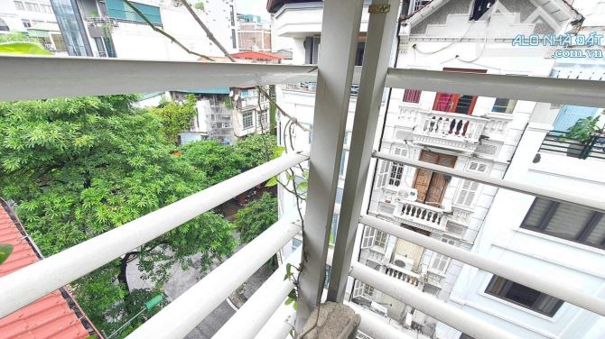 Bán nhà mặt phố Trần Quang Diệu 65m2 vỉa hè rộng thang máy 29.2 tỷ