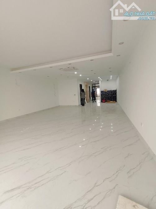Bán nhà đẹp mới VIP 234m2 x 9 tầng thang máy phố Thái Hà, Đống Đa - 3