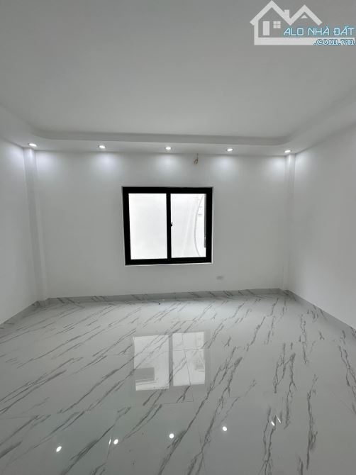 Bán gấp nhà phụng châu  60m2m2, MT:4m ngõ thông 4m ô tô cất  nhà 1km ra DHTDTT Giá chỉ 3tỷ - 4