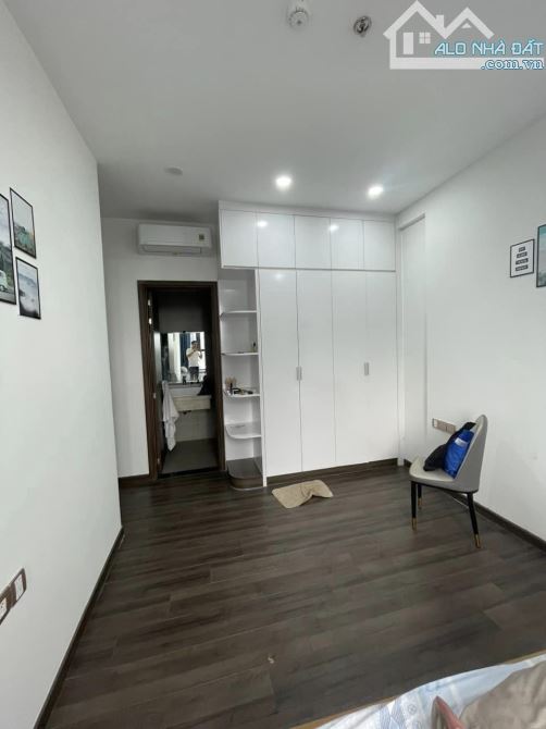 Chung cư Hoa sen, 262 Lạc Long Quân, P10, Quận 11: 2p ngủ, 2wc, 11tr - 4