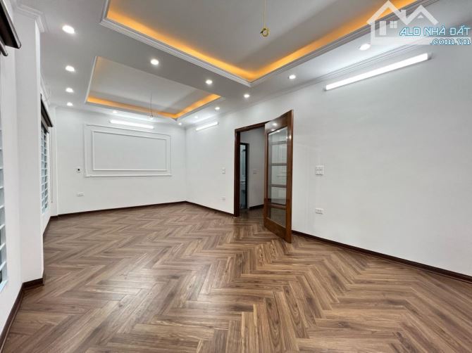 Bán nhà mới mặt tiền rộng 40m2*5T giá 8.6 tỷ Vương Thừa Vũ, Thanh Xuân - 4