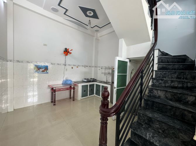 Bán nhà phố 3 tầng, giá rẻ trung tâm phường Phước Long Nha Trang - 4
