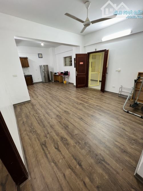 Cho thuê căn hộ chung cư CT4 Mỹ Đình 2, 3 ngủ 110m2 mới sửa 12 triệu