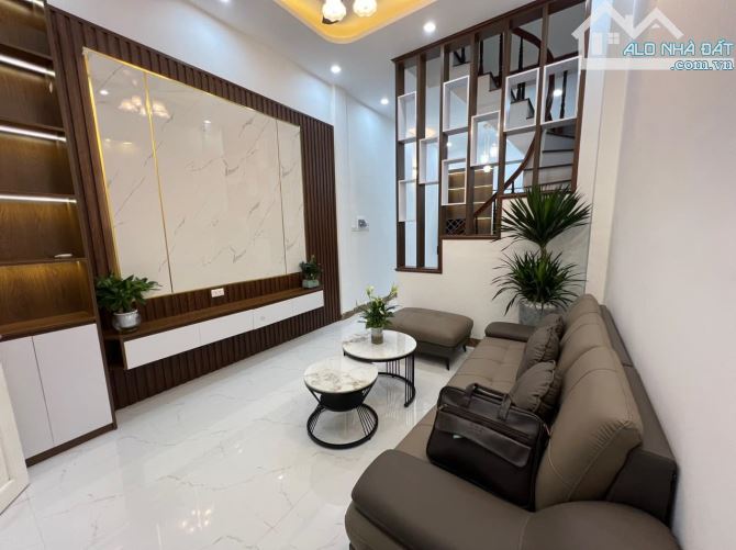 🏡 NHÀ 5 TẦNG ĐÊ LA THÀNH CHỈ 5.8 TỶ - 32M2 – NGÕ BA GÁC GẦN Ô TÔ