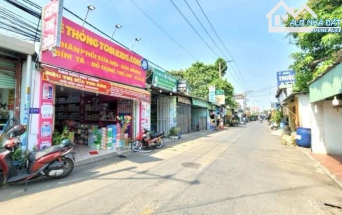 BÁN ĐẤT TÂN XUÂN TRUNG CHÁNH HÓC MÔN:10X35(300M2) GIÁ :1 TỶ 250 TRIỆU