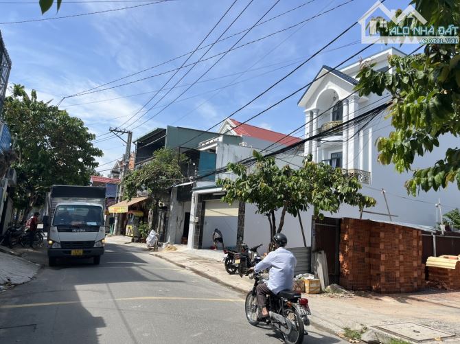 Mặt tiền đường 70m2, 2 tầng 3.7m x 19m kinh doanh giá chỉ 5.5 tỷ.