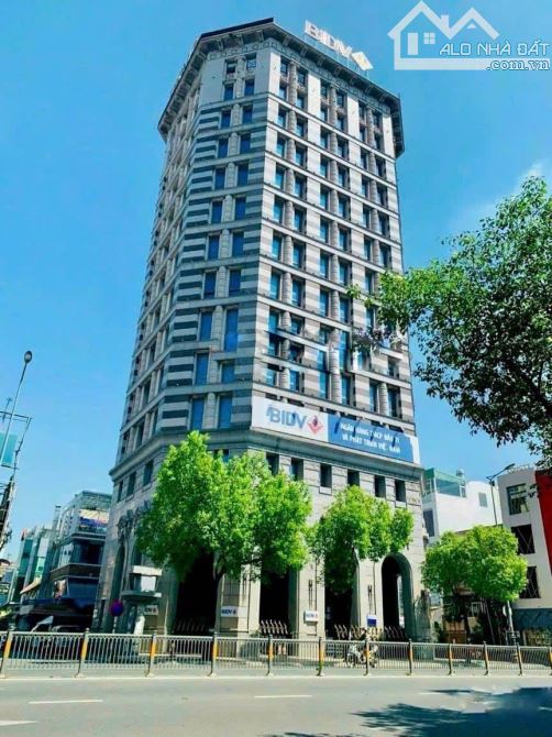 Bán gấp building 4 MT Nam Kỳ Khởi Nghĩa, Quận 3. DT: 22x17m, XD: 2H, 14 tầng - 645 tỷ TL - 1