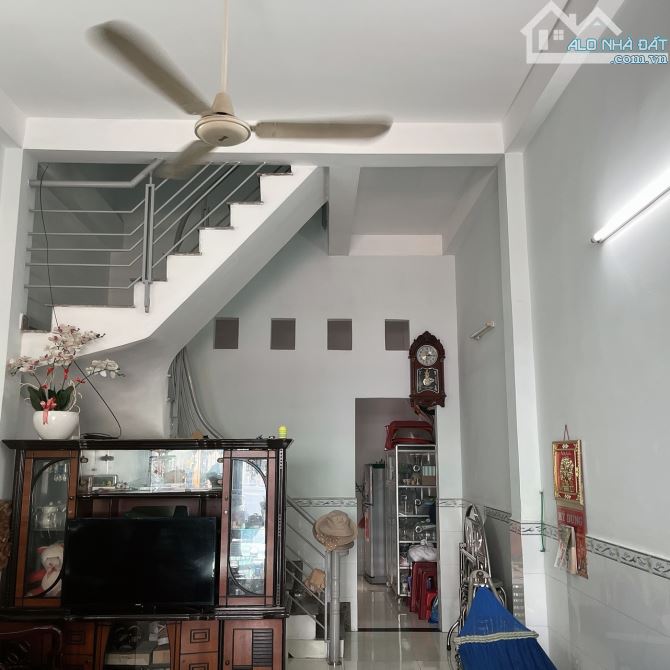 Mặt tiền đường 70m2, 2 tầng 3.7m x 19m kinh doanh giá chỉ 5.5 tỷ. - 1