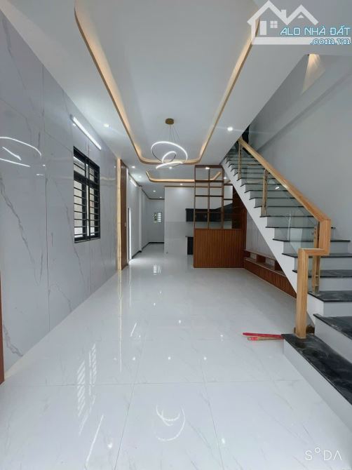 Bán gấp nhà mới xây 1 trệt 1 lầu thổ cư sổ riêng cầm tay sẵn, ngay trường THCS Thạnh Phú - 2