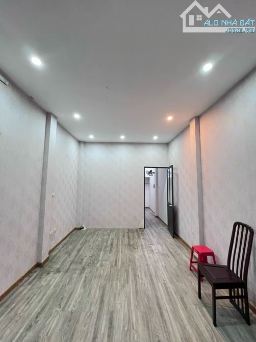Bán nhà phân lô ngõ 62 Nguyễn Chí Thanh 40mx4T 3PN MT 4m nhỉnh 10 tỷ oto tránh KD Đống Đa - 2