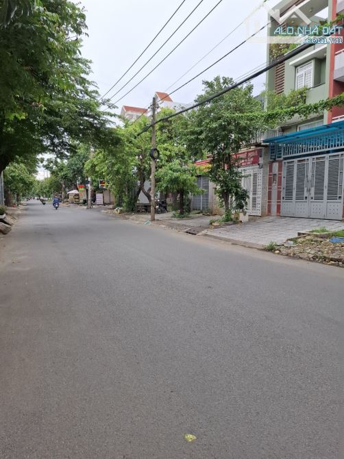 Bán đất mặt tiền đường D3 phường Phước Long B Tp Thủ Đức giá 10,5 tỷ - 3