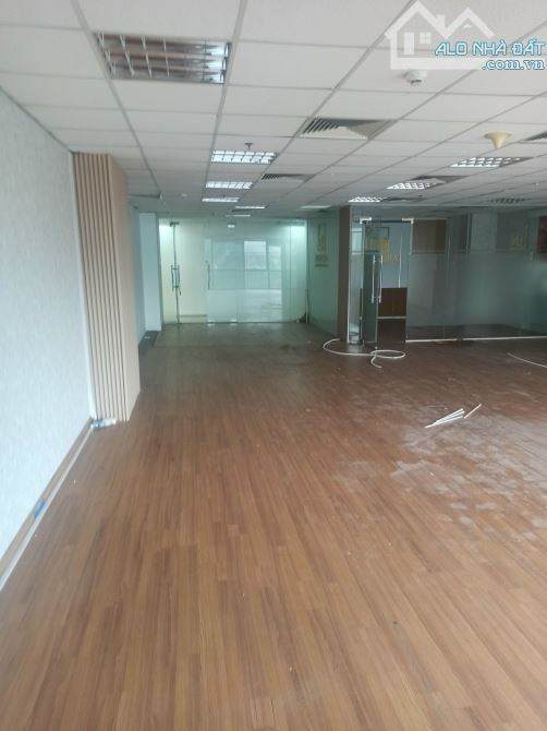 CC cho thuê văn phòng mặt phố Trần Thái Tông, DT 130m chỉ 21,5tr/tháng hoặc thuê cả 230m2 - 3