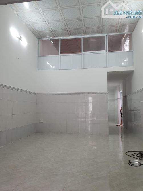 Bán Nhà Hậu Lân Bà Điểm, 101m2, 2 Tầng đẹp, hẻm xe hơi 6m, vừa ở vừa có dòng tiền 5 tr/áng - 3