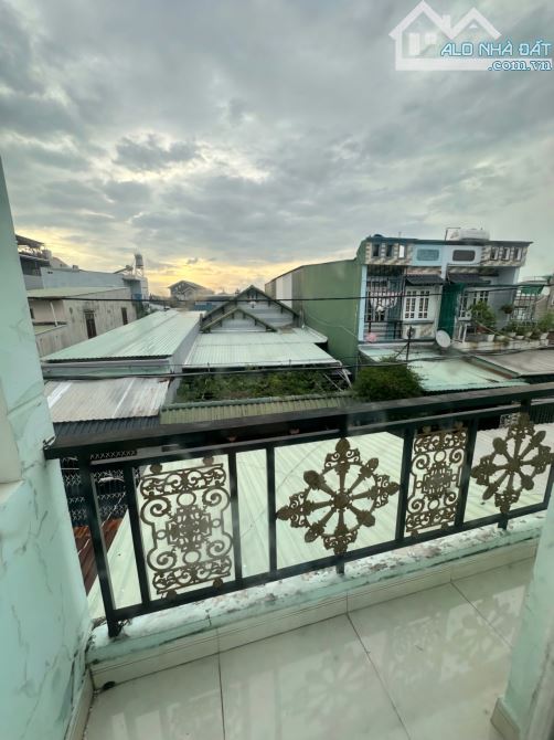 Bán nhà riêng Nguyễn Ảnh Thủ (chợ Bà Điểm) trệt lầu giá 3,5 tỷ - 4