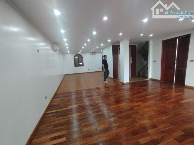 Cho thuê nhà liền kề 100m2 x 6 tầng, ở  Hàm Nghi, Hà Nội. Giá 60 triệu - 5