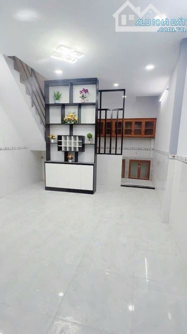 NHÀ 2 TẦNG MỚI ĐẸP - KHU VIP - TRUNG TÂM TÂN PHÚ - 34M2 SÁT MẶT TIỀN NHỈNH NHỈNH 3 TỶ - 5