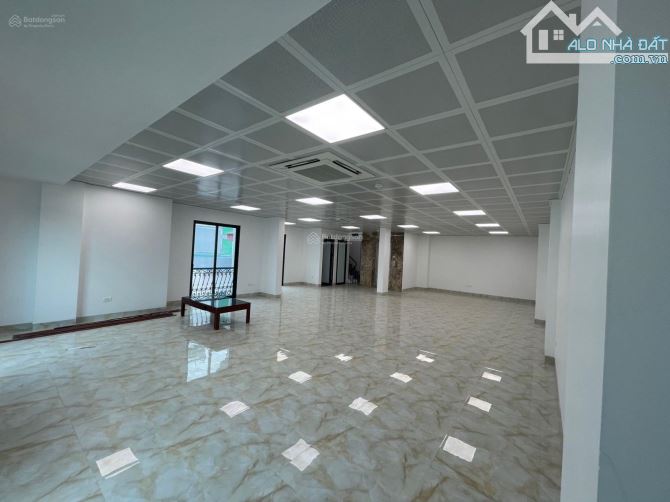 Cho thuê nhà riêng mặt phố 100m2x7T, có hầm, thang máy, có bãi gửi xe, đủ ĐH các tầng 40tr