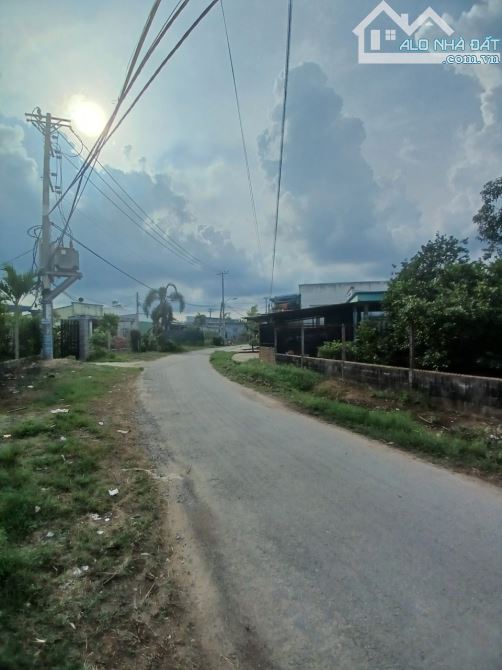 Bán đất giá rẻ Củ Chi , bán rẻ lô đất MT đường 64, 2/ Nguyễn Thị Lắng, xã Tân Phú Trung