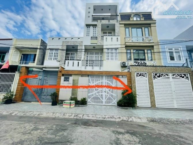 TIN THẬT:Nhà 4 tầng,10x18,đường 10m Nguyễn Duy Trinh,Phú Hữu,Quận9