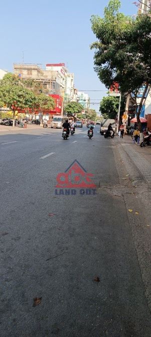Bán nhà 4 lầu mặt tiền đường CMT8 Quang Vinh Biên Hoà 130m2 shr thổ cư hoàn công giá 14tỷ