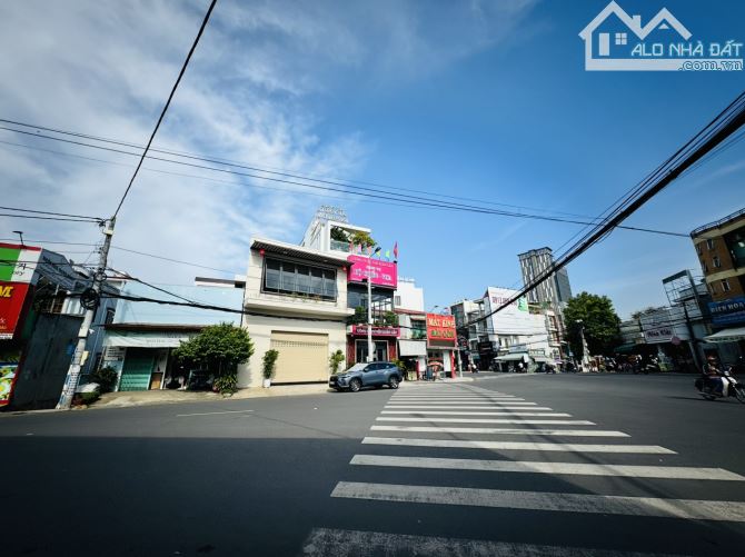 Bán nhà mặt tiền đường Nguyễn Văn Hoa ngay ngã ba máy cưa sổ hồng riêng 360m2 giá 15,9 tỷ