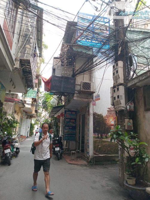 Cho thuê nhà ngõ oto phố Nguyễn Ngọc Doãn ĐĐ-21m×3 tầng -2 ngủ ở-KD-7,5 tr-