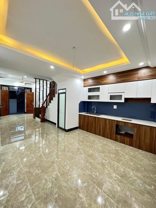 Nhà đẹp Tân Lập 38M 5 Tầng, 5 phòng, gần đường lớn ô tô đỗ, kinh doanh