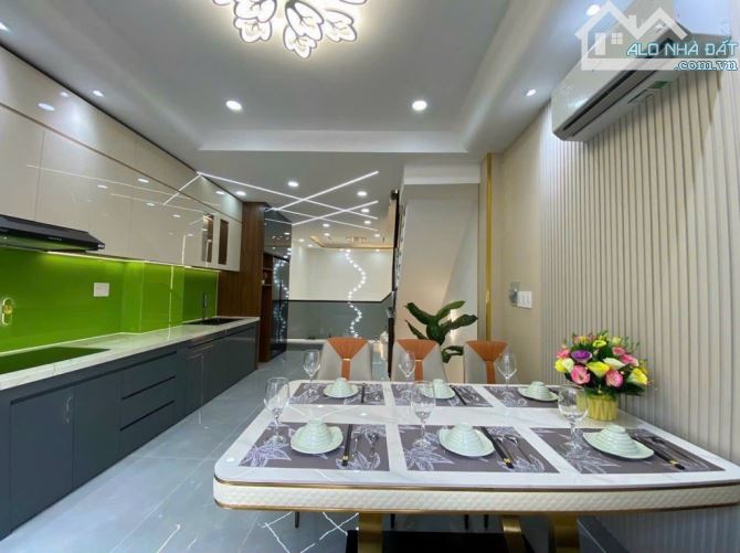 HẺM NHỰA Ô TÔ TRÁNH - 5 TẦNG 52M2 - SỔ VUÔNG ĐẸP - 10