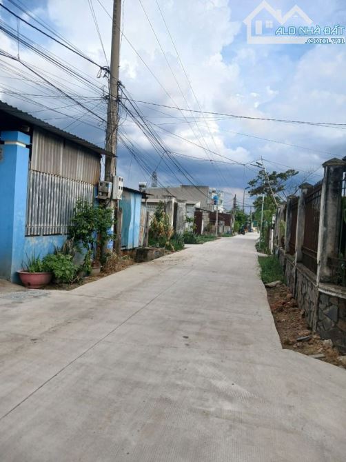 CẦN TIỀN BÁN GẤP LÔ ĐẤT 175M2 GIÁ CHỈ 1 tỷ 285TR GẦN KCN HOÀNG GIA - 1