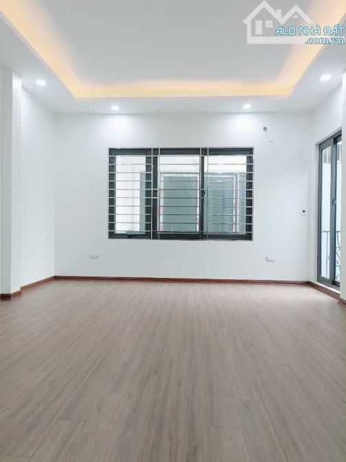 Bán nhà Phố Kim Giang-30/35m2-6 tầng-cách mặt phố Kim Giang 10M - 2