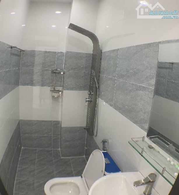 NHÀ 3 TẦNG 72M2(4X18) - 4PN 4WC - HẺM XE TẢI THÔNG - SÁT BV BÌNH TÂN - 3