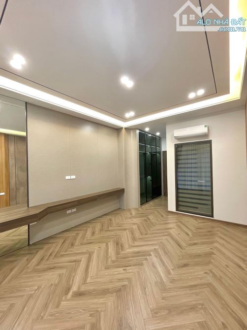 VIP GIA THUỴ NGUYỄN VĂN CỪ 40m2 x 6T ÔTÔ TRÁNH THANG MÁY THÔNG SÀN KINH DOANH 14TỶ - 3