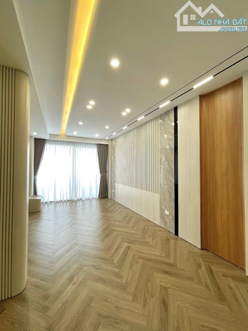 VIP GIA THUỴ NGUYỄN VĂN CỪ 40m2 x 6T ÔTÔ TRÁNH THANG MÁY THÔNG SÀN KINH DOANH 14TỶ - 4