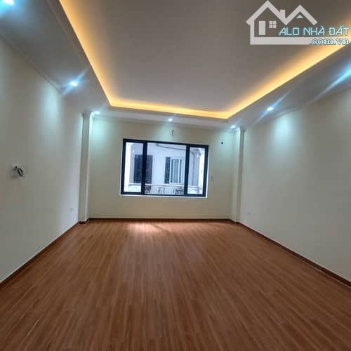 Bán nhà phố Trạm, Long Biên 40m2, 5 tầng 4 PN giá 5 tỷ 700tr - 7