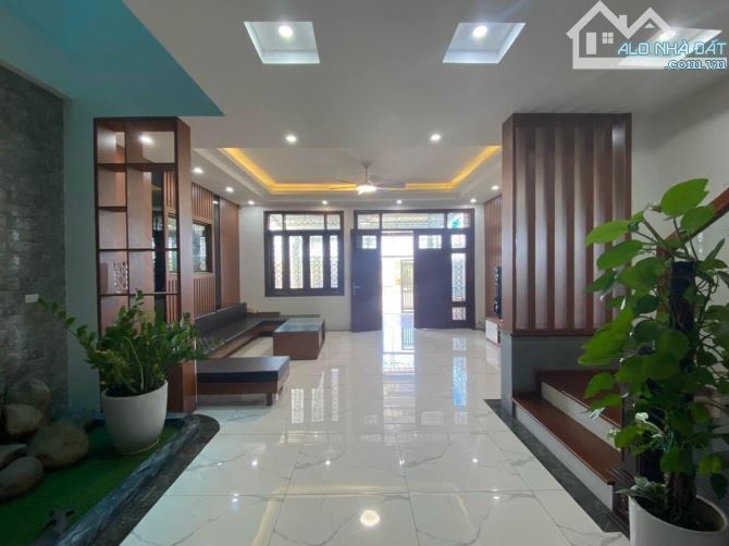 Nguyên căn sân vườn 100m2x4T nhà đẹp ngõ rộng, phù hợp nhiều mô hình, vị trí đẹp chỉ 28tr