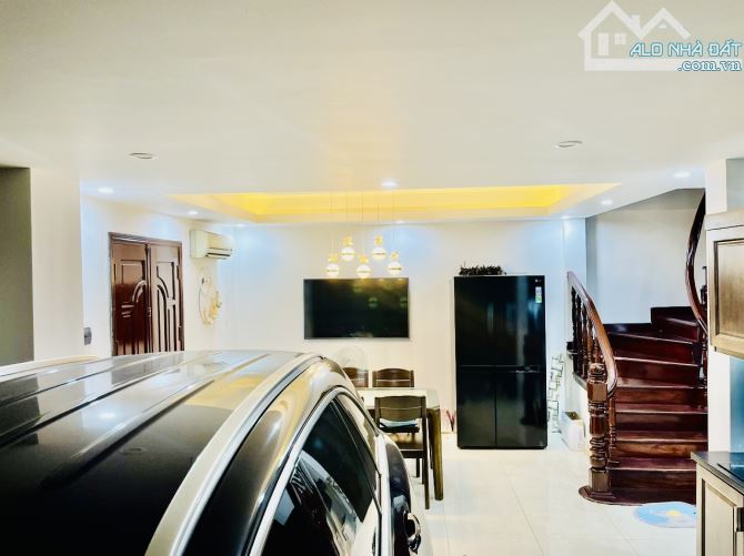 BÁN NHÀ HOÀNG CẦU -  LÔ GÓC - Ô TÔ ĐỖ CỬA - 56M2 - MT6,5 -  5 TẦNG - 1