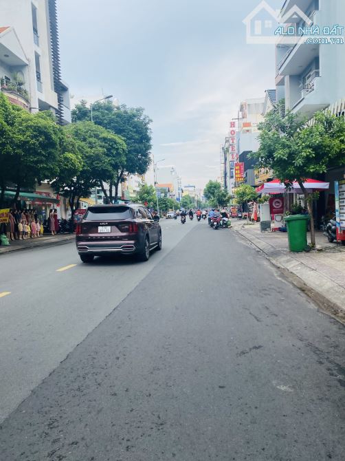 Siêu phẩm giá tốt! Bán nhà MT đường thương hiệu Tân Sơn Nhì, TP 6x35m giá 39 tỷ - 1