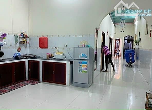 Bán nhà MT đường Huỳnh Văn Nghê, Sổ Riêng đất hồng, DT: 215m, có 3PN,2WC, giá; 4,9 tỷ TL - 2