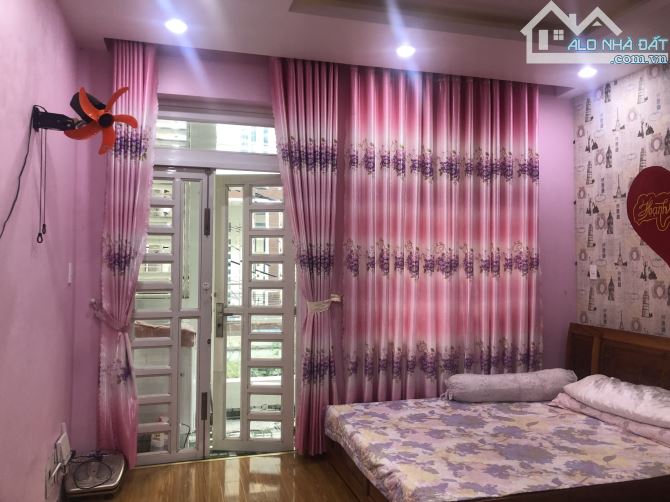 Bán nhà Thủ Đức, khu phân lô, xe hơi ngủ trong nhà, 4 tầng 65m2 - 5